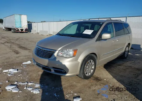 2015 Chrysler Town & Country Touring z USA, uszkodzony, nr VIN 2C4RC1BG7FR560465